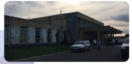 基桑加尼機(jī)場因屋面增加水箱、墻面增加幕墻等建筑物功能提升改造而增加荷載，對原有建筑質(zhì)量進(jìn)行檢測鑒定